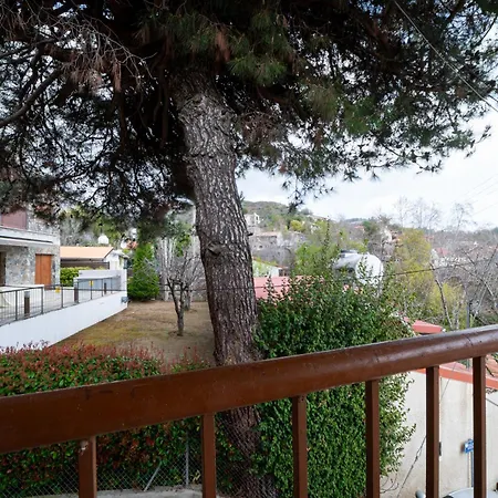 Hubstay - Hillside In