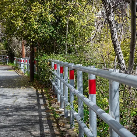 Hubstay - Hillside In Platres