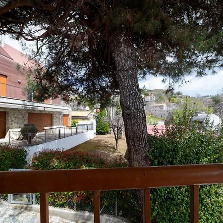 Hubstay Hillside With Private Jacuzzi 度假居 *