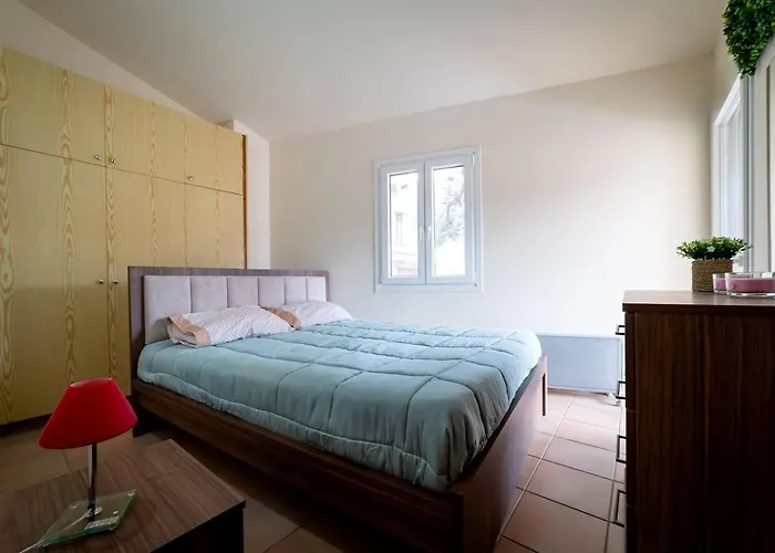 Hubstay Hillside With Private Jacuzzi Prázdninový dům *
