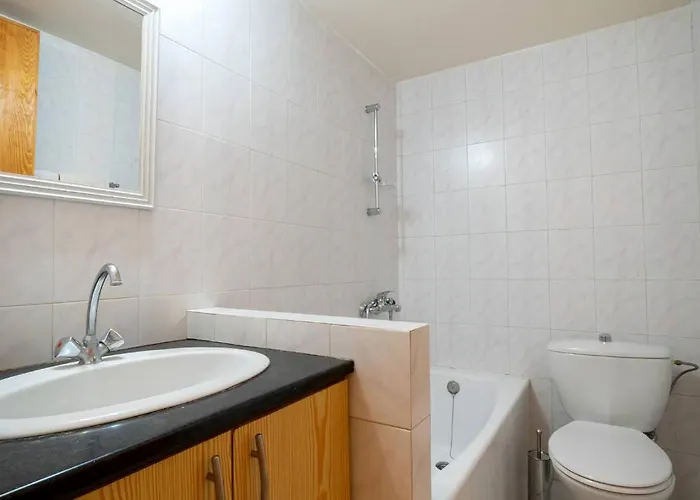 Hubstay Hillside With Private Jacuzzi Prázdninový dům *