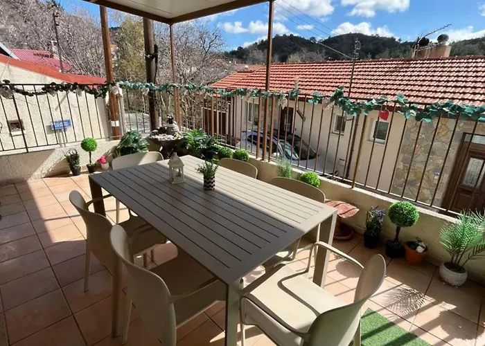 Hubstay Hillside With Private Jacuzzi