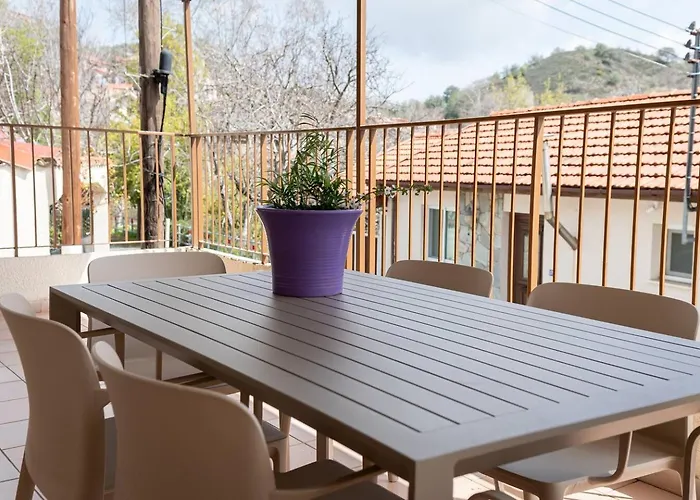 Hubstay Hillside With Private Jacuzzi Prázdninový dům