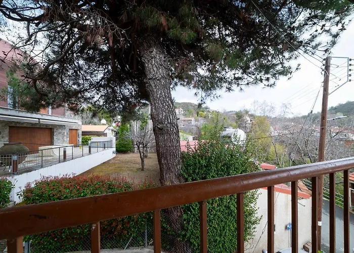 Hubstay Hillside With Private Jacuzzi