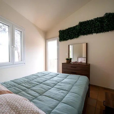 Hubstay - Hillside In