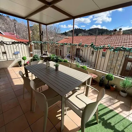Hubstay Hillside With Private Jacuzzi